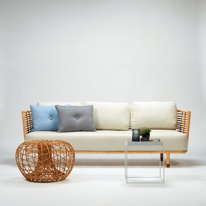 CANE LINE Sofa 3-Sitzer Rattan natur weiss und Pouf, HAY Tabletttisch